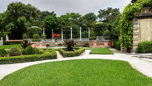 Vizcaya gardens | by Raúl Alejandro Rodríguez
