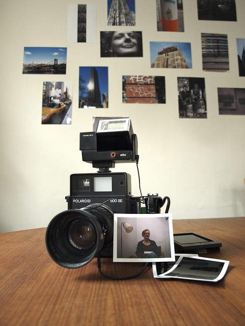 The Polaroid 600SE, an old autoflash and the result