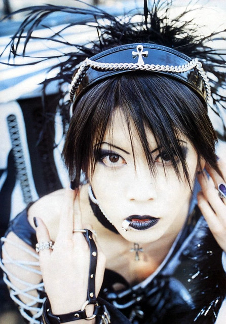 雅缶 MIYAVI MYV 雅-miyavi- Due'le quartz Miyavi aka Miyabi aka MYV | Back in his Due'le Quartz days