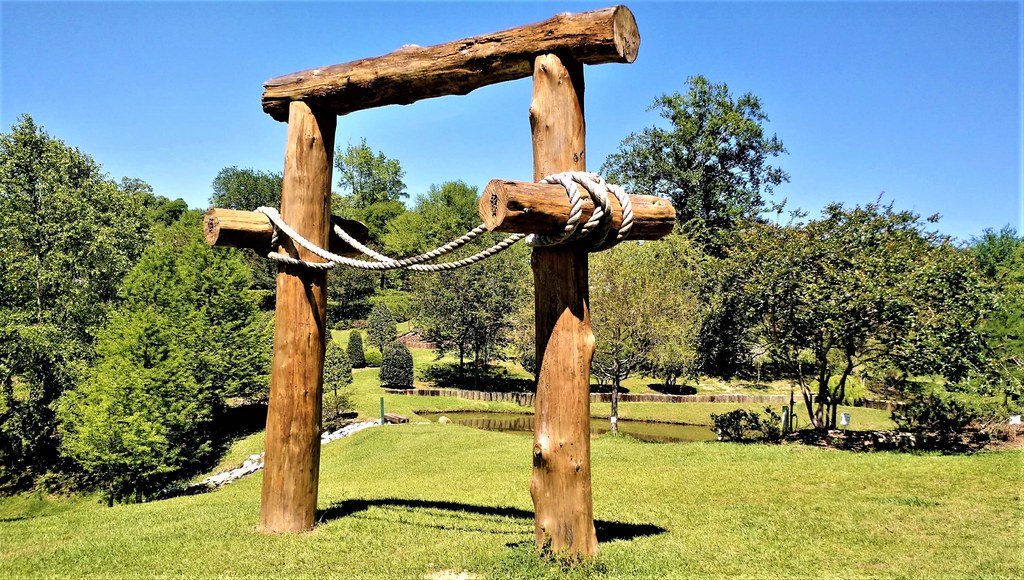 Torii at Imahara's Botanical Garden