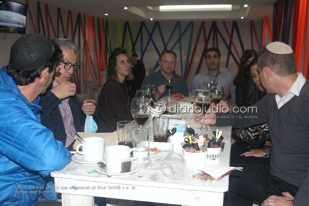 Galería de Fotos 45 OROT Vitrales unicos que engalanan al Shul YAVNE y a la comunidad judía (58)