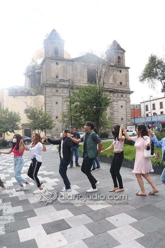 Galería de Fotos 242 Festejando 70 Años de Israel y Mèxico con Musìca y Bailes Coros y rikudim en Sinagoga Justo Sierra (237)