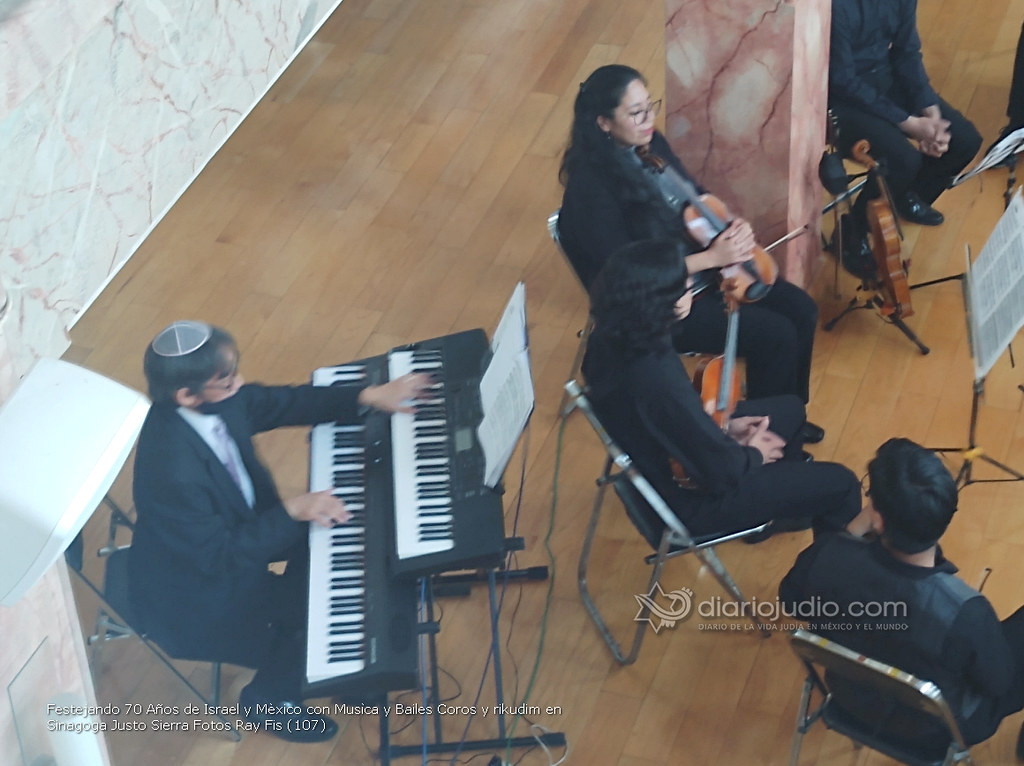 Galería de Fotos 401 Festejando 70 Años de Israel y Mèxico con Musìca y Bailes Coros y rikudim en Sinagoga Justo Sierra Fotos Ray Fis (107)