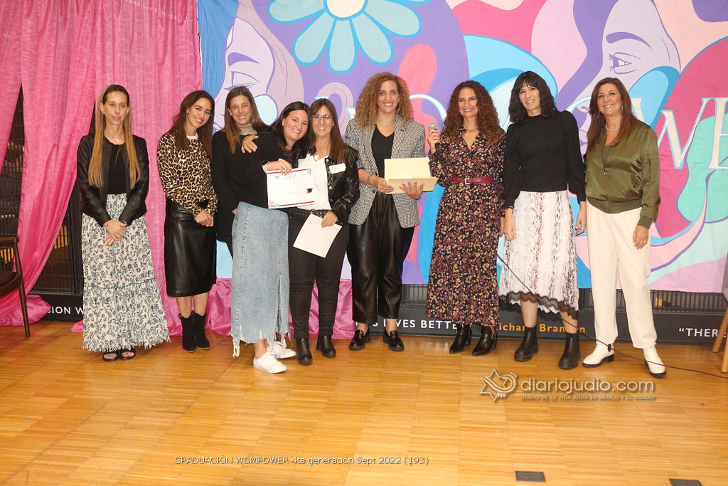 Galería de Fotos 185 GRADUACIÓN WOMPOWER 4ta generación Sept 2022 (193)