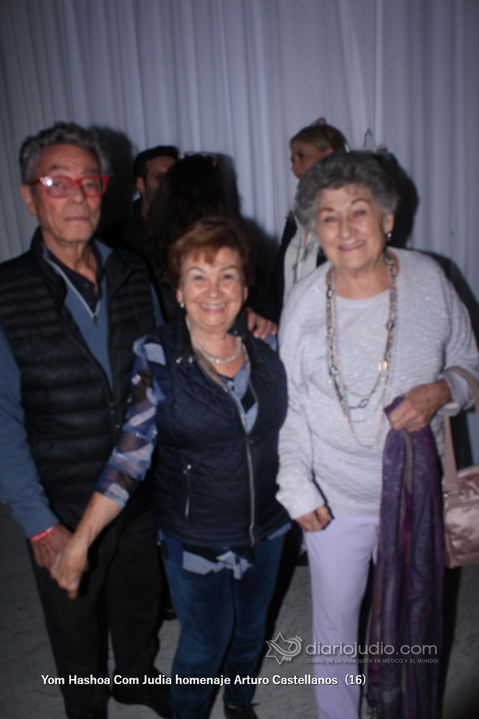 Galería de Fotos 15 Yom Hashoa Com Judia homenaje Arturo Castellanos (16)