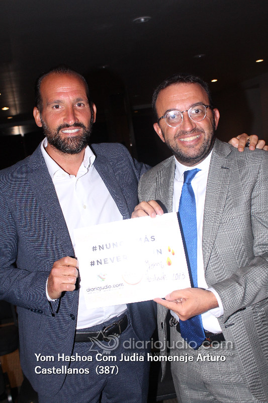 Galería de Fotos 435 Yom Hashoa Com Judia homenaje Arturo Castellanos (387)