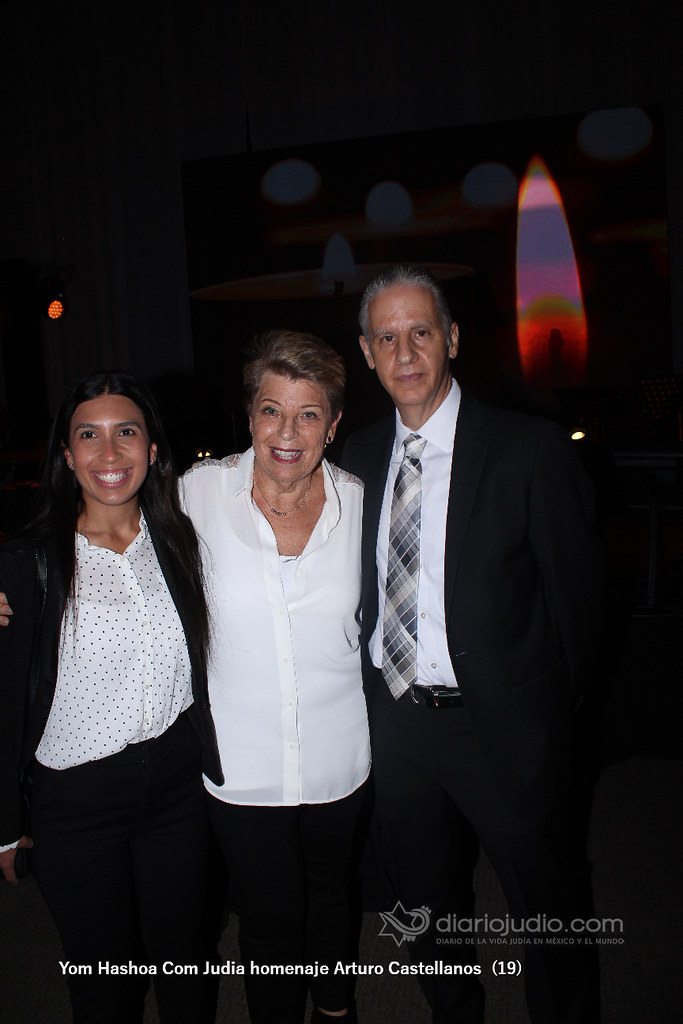 Galería de Fotos 18 Yom Hashoa Com Judia homenaje Arturo Castellanos (19)