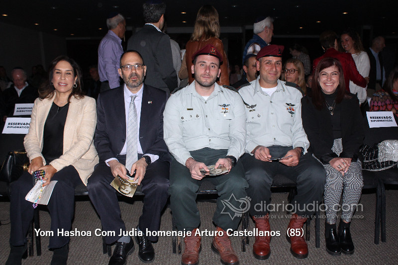 Galería de Fotos 82 Yom Hashoa Com Judia homenaje Arturo Castellanos (85)