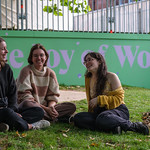 Happy people - 3 girls laughing | Photographer: Robin Mair