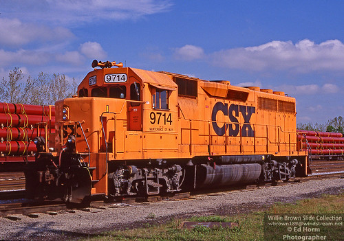 CSX GP40 #9714 {built 5/70 as SCL 1608} is seen at Connellsville, PA wearing MofW orange on 5/26/97. | by Willie - Brown