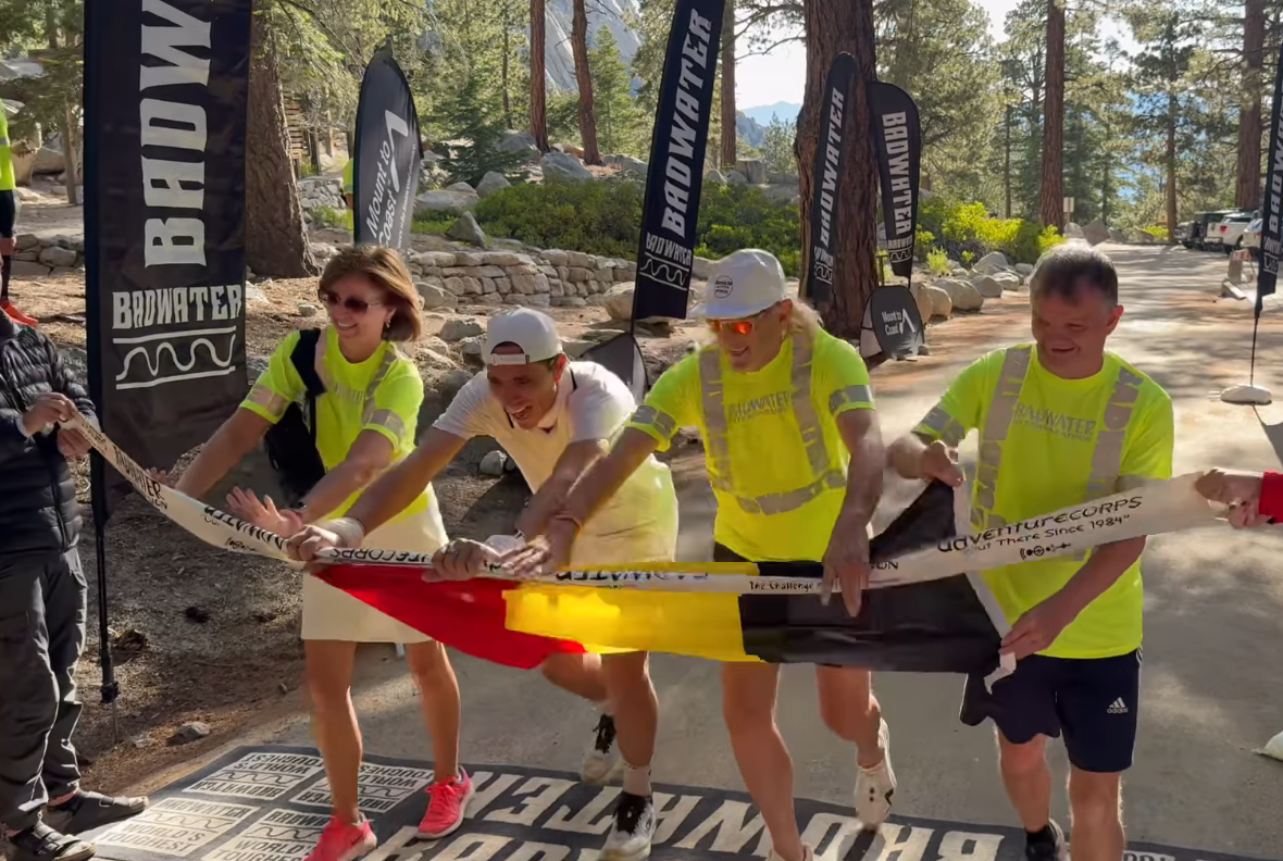 David uit Opwijk loopt 217 kilometer in Amerikaanse woestijn Death Valley: “Verschroeiende hitte van 47 graden” David uit Opwijk loopt 217 kilometer in Amerikaanse woestijn Death Valley: “Verschroeiende hitte van 47 graden”