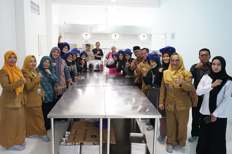 Luncurkan Program MBG Bagi 3B di Kota Kediri, wakil wali kota kediri Gus Qowim Terus Pantau dan Lakukan Pendampingi Agar Program Berjalan Optimal