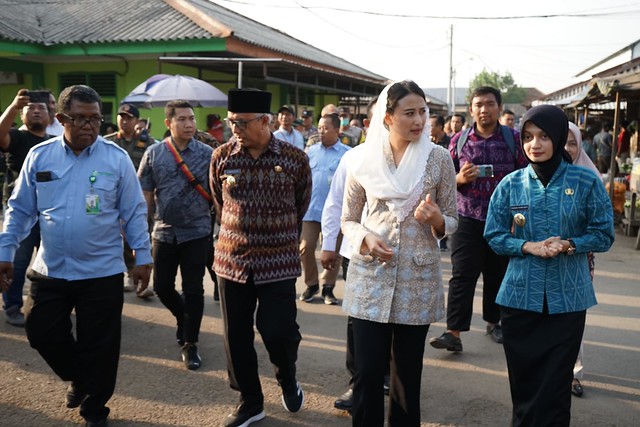 Wamendag Dyah Roro Esti Widya Putri dan Wali Kota Kediri vinanda Tinjau Pasar Grosir Ngronggo, Singgung Kolaborasi Revitalisasi