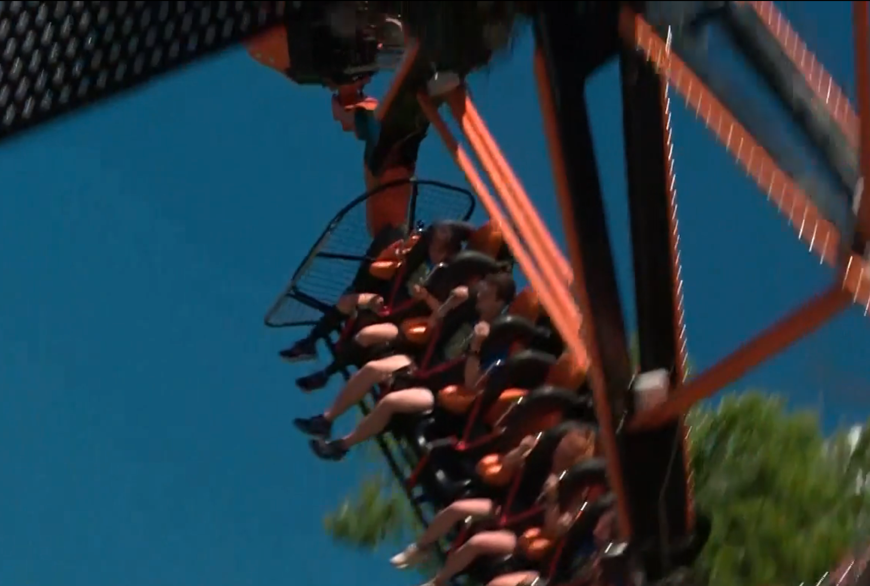 Rennen van attractie naar attractie: de Kermisrun is een feestje (video) Rennen van attractie naar attractie: de Kermisrun is een feestje (video)
