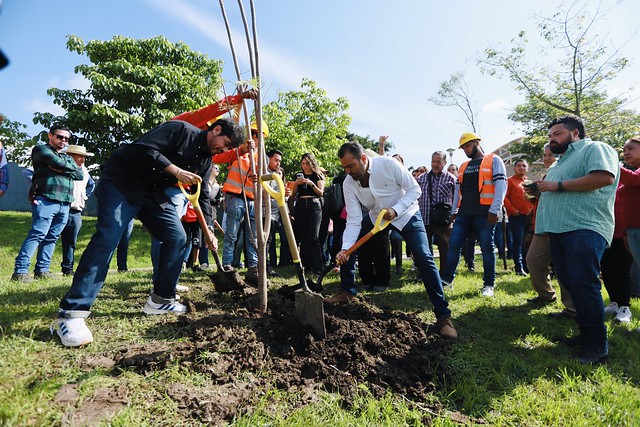 Arranque de la construcción del Primer Bosque Urbano de Tlajo